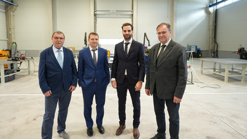 Eljött a generációváltás és a külföldi expanzió ideje!