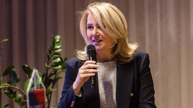 Gláser-Katona Zsuzsanna: Az autót férfi találta fel, de a közlekedést nő tette biztonságossá