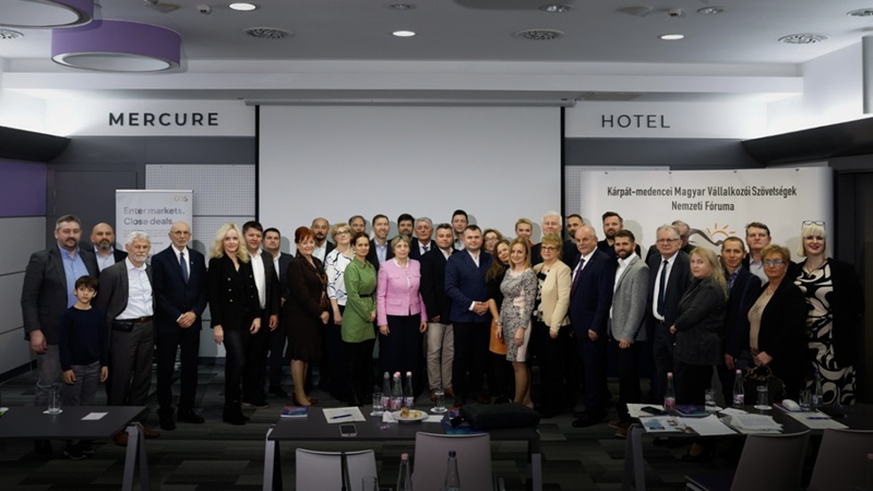 A VOSZ még több szolgáltatással segíti a Kárpát-medencei magyar vállalkozókat